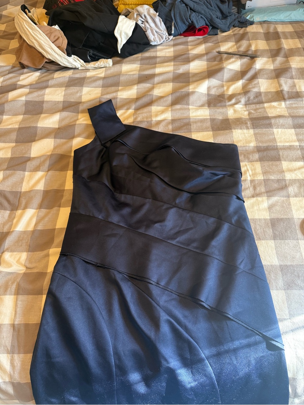 Vera Wang One-Shoulder Navy Bandage Cocktail Dress